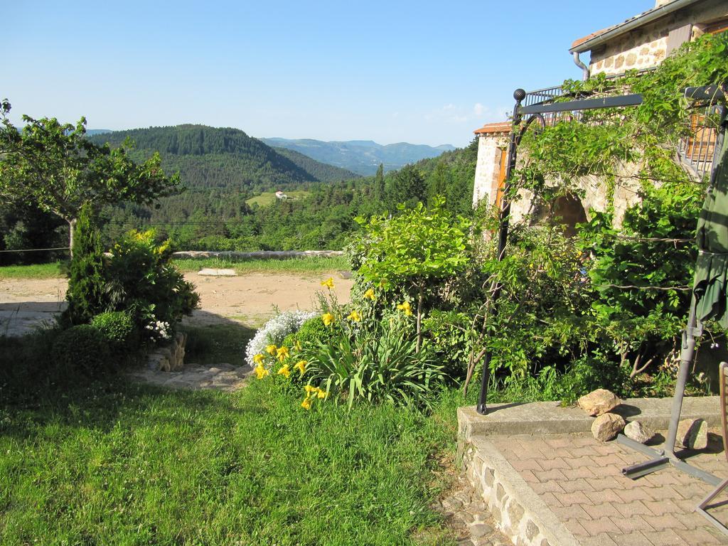 Le Petit Rias Gite Soleil Saint Maurice en Chalencon Exterior foto