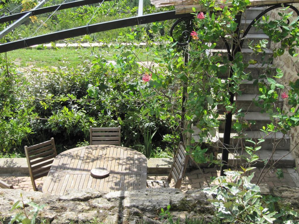 Le Petit Rias Gite Soleil Saint Maurice en Chalencon Exterior foto