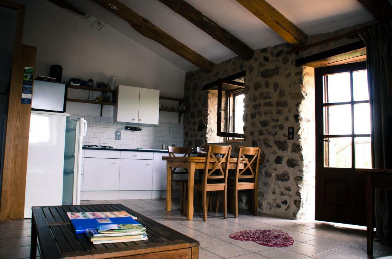 Le Petit Rias Gite Soleil Saint Maurice en Chalencon Exterior foto